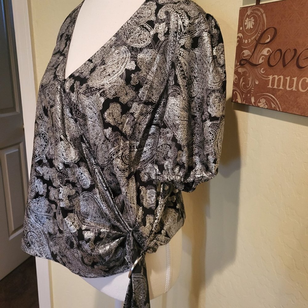 Michael Kors Women's Foil Paisley Wrap Top Black and Metallic NWT - Sz: M & L - Picture 7 of 11